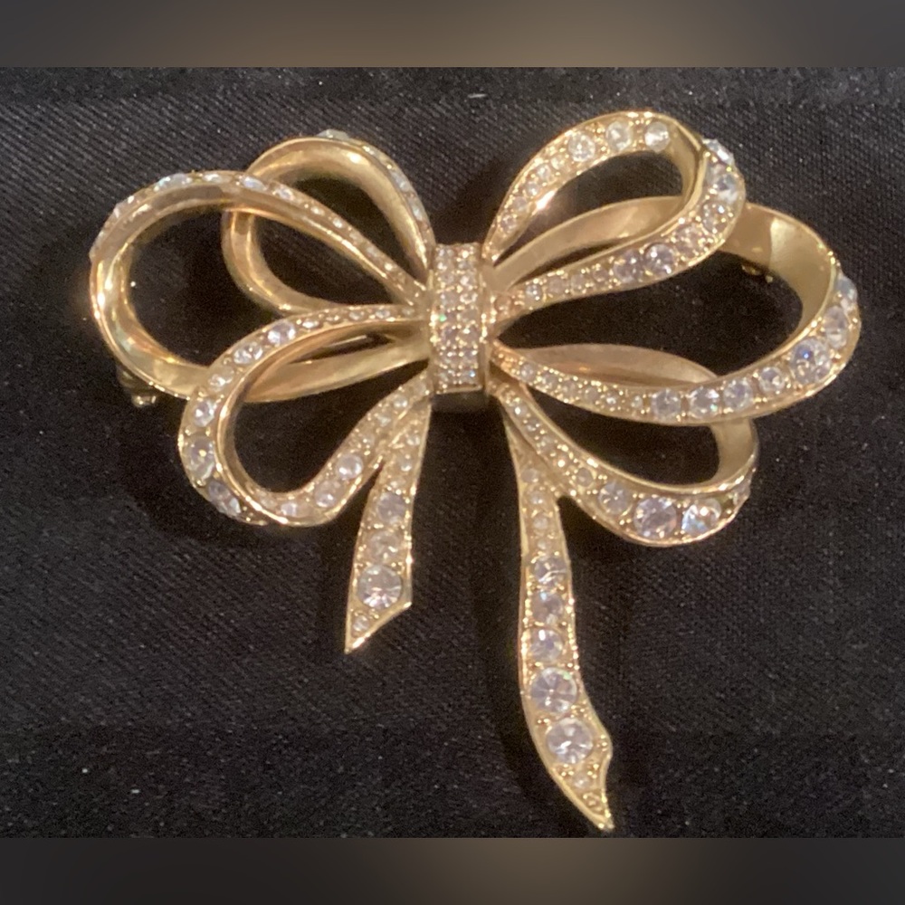 Kenneth Jay Lane for Avon Gold Tone Bow Brooch